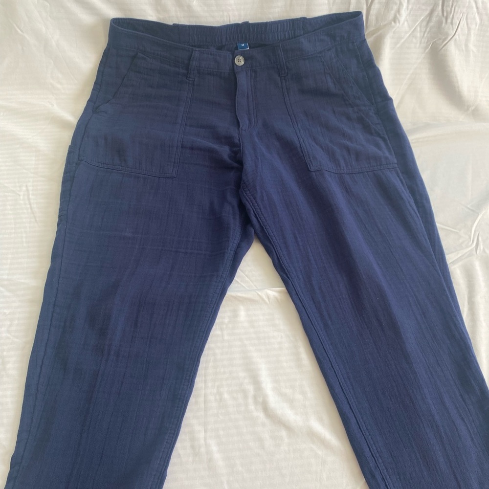 Old Navy capris pants, navy